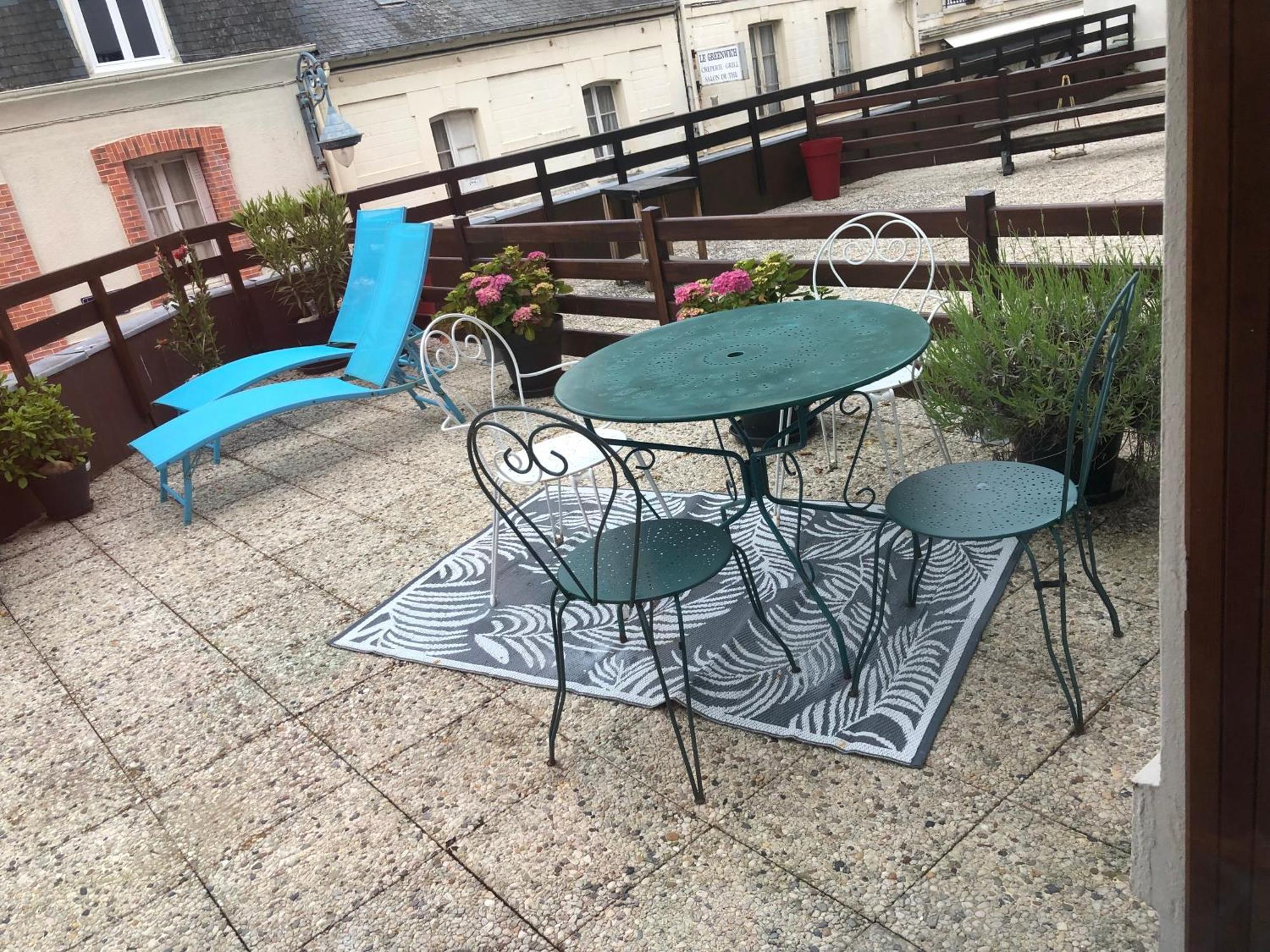 Cosy Avec Grande Terrasse Vue